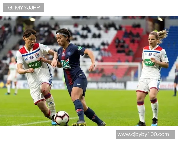 足球球星美女女儿引关注 父母基因加持成新一代焦点人物